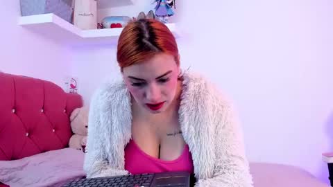 Snapshot of nikii_28 chatting on March 5, 2025, 12:00 pm Nikii online show from March 5, 2025, 12:00 pm