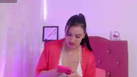 Snapshot of nikii_28 chatting on September 18, 2025, 2:52 pm Nikii online show from September 18, 2025, 2:52 pm