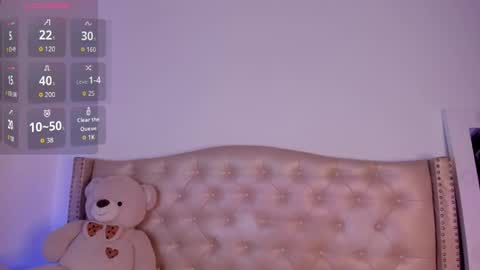 Niikii online show from April 28, 2026, 2:49 am