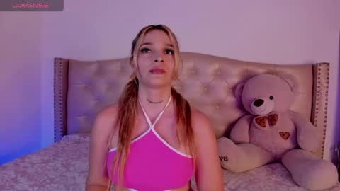 Niikii online show from April 29, 2026, 2:37 am