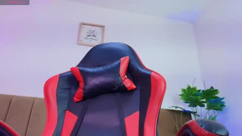 Snapshot of nikkenyx chatting on July 7, 2026, 7:23 am Nikkenyx online show from July 7, 2026, 7:23 am