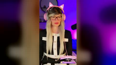Kitty Chatte online show from April 22, 2026, 11:34 am