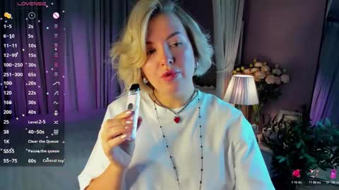 Snapshot of nikki_kai chatting on December 15, 2025, 12:59 am Nikki online show from December 15, 2025, 12:59 am