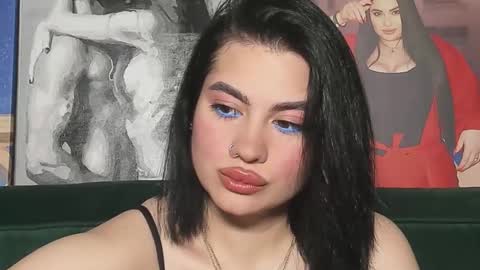 Nikki Kardashian online show from September 24, 2025, 4:54 pm