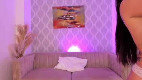 Nicole online show from June 8, 2026, 4:13 am