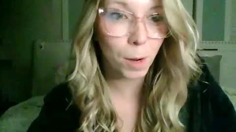 nikkib653466 online show from February 3, 2026, 2:53 am