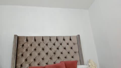 Snapshot of nikkibotero chatting on November 19, 2025, 12:27 pm nikkibotero online show from November 19, 2025, 12:27 pm