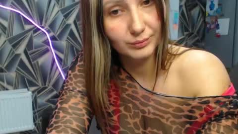 Snapshot of nikkikiss___ chatting on April 18, 2026, 7:58 pm nikkikiss___ online show from April 18, 2026, 7:58 pm