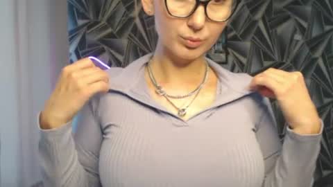 nikkikiss___ online show from June 21, 2026, 2:14 am