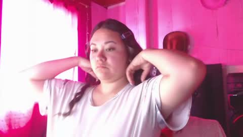 Snapshot of nikkirous_ chatting on June 5, 2026, 5:40 pm Nikkirous online show from June 5, 2026, 5:40 pm