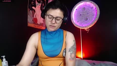 Nikky online show from April 22, 2026, 2:51 pm