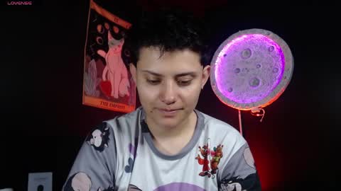 Nikky online show from April 28, 2026, 1:49 pm