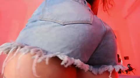 Snapshot of nikkysmiith chatting on March 9, 2025, 11:56 pm online show from March 9, 2025, 11:56 pm