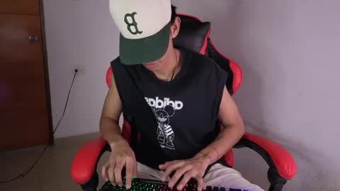 niklaus_wolf online show from April 26, 2026, 5:49 am