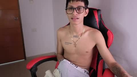 niklaus_wolf online show from April 28, 2026, 4:06 am