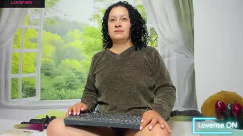 Snapshot of nikol32__ chatting on June 19, 2026, 10:52 am dayan online show from June 19, 2026, 10:52 am