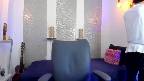    online show from February 12, 2025, 8:06 am