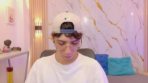 Snapshot of nikolay_gregori chatting on June 4, 2026, 4:07 am online show from June 4, 2026, 4:07 am