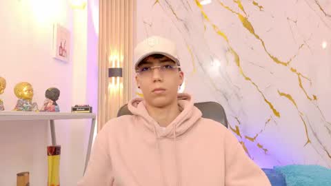 Snapshot of nikolay_gregori chatting on June 7, 2026, 3:32 am online show from June 7, 2026, 3:32 am