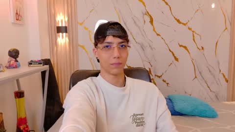 Snapshot of nikolay_gregori chatting on June 8, 2026, 4:13 am online show from June 8, 2026, 4:13 am