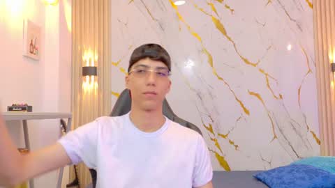 Snapshot of nikolay_gregori chatting on July 5, 2026, 4:07 am online show from July 5, 2026, 4:07 am