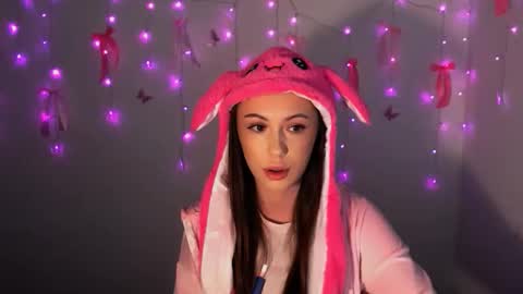 nikonara_ online show from December 21, 2025, 1:07 pm