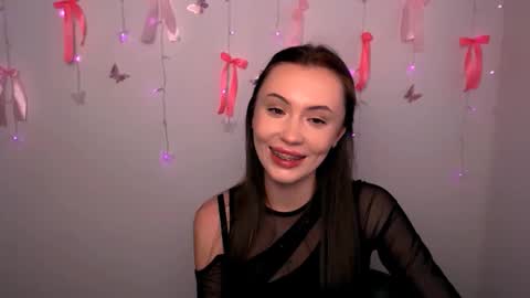 nikonara_ online show from April 12, 2026, 1:27 pm
