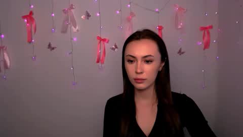 nikonara_ online show from April 24, 2026, 12:18 pm