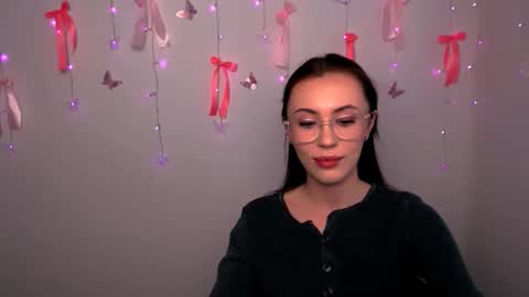 nikonara_ online show from April 25, 2026, 1:41 pm