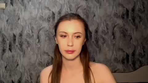 nikonara_ online show from June 15, 2026, 7:27 pm
