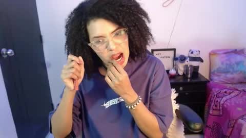 Snapshot of niky_golden chatting on January 26, 2025, 8:25 am Nicole GTM-5 1100 pm - 700 am online show from January 26, 2025, 8:25 am