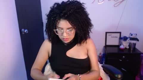 Snapshot of niky_golden chatting on January 27, 2025, 6:52 am Nicole GTM-5 1100 pm - 700 am online show from January 27, 2025, 6:52 am