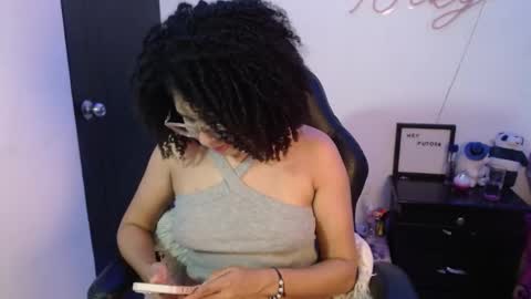 Snapshot of niky_golden chatting on February 5, 2025, 5:30 am Nicole GTM-5 1100 pm - 700 am online show from February 5, 2025, 5:30 am