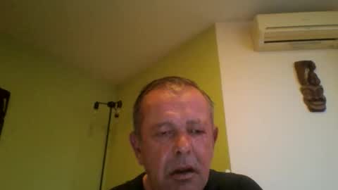 Snapshot of nikyo419 chatting on April 1, 2026, 4:35 am nikyo419 online show from April 1, 2026, 4:35 am