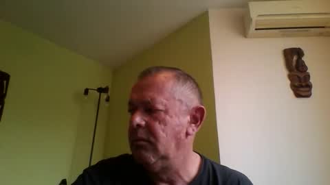 Snapshot of nikyo419 chatting on April 16, 2026, 5:19 am nikyo419 online show from April 16, 2026, 5:19 am