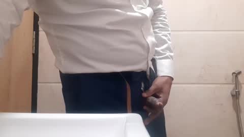 Snapshot of nileshfree chatting on December 31, 2024, 10:26 am nileshfree online show from December 31, 2024, 10:26 am