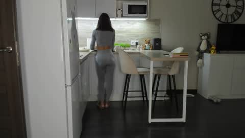 Snapshot of nilliluv chatting on September 12, 2025, 6:08 pm Bella online show from September 12, 2025, 6:08 pm