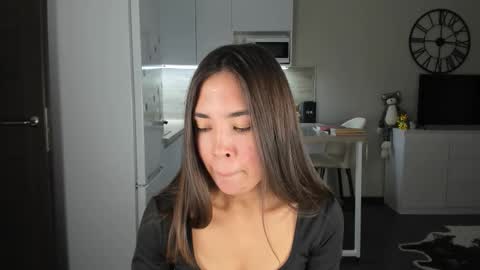 Snapshot of nilliluv chatting on November 21, 2025, 5:50 am Bella online show from November 21, 2025, 5:50 am