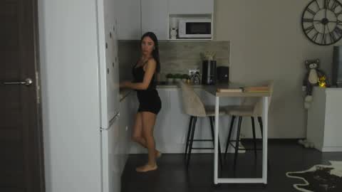 Bella online show from April 23, 2026, 12:29 pm