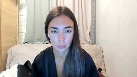 Snapshot of nilliluv chatting on July 13, 2026, 8:00 pm Bella online show from July 13, 2026, 8:00 pm