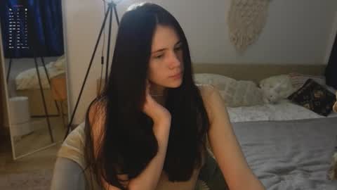 Jennet online show from November 8, 2025, 5:23 pm