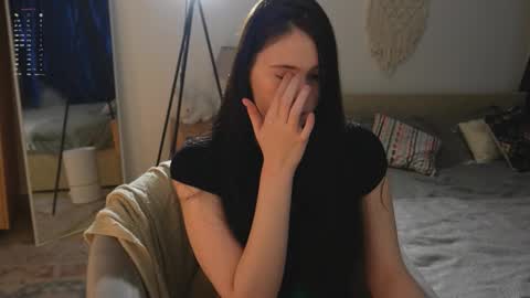 Jennet online show from November 21, 2025, 5:22 pm