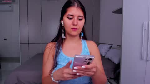 Snapshot of nina__si chatting on March 27, 2026, 1:44 am Nina online show from March 27, 2026, 1:44 am