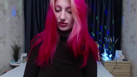 Snapshot of nina_b1um chatting on November 6, 2025, 6:14 am Nina online show from November 6, 2025, 6:14 am