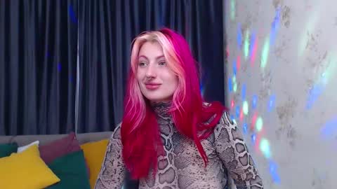 Snapshot of nina_b1um chatting on November 7, 2025, 5:40 am Nina online show from November 7, 2025, 5:40 am