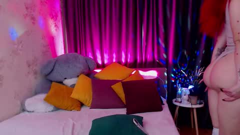 Snapshot of nina_b1um chatting on November 27, 2025, 7:32 am Nina online show from November 27, 2025, 7:32 am