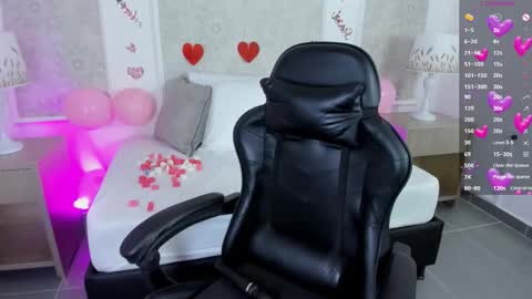 N I N A online show from February 15, 2026, 12:29 am