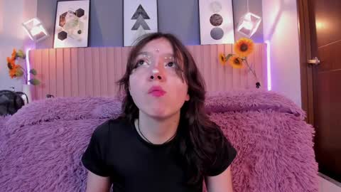 nina_ford_ online show from April 26, 2026, 12:03 pm