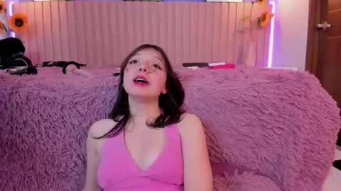 nina_ford_ online show from June 18, 2026, 9:14 am