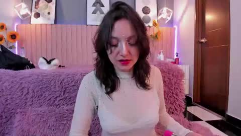 nina_ford_ online show from June 24, 2026, 3:05 am